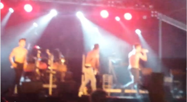 B-Brave SHIRTLESS !